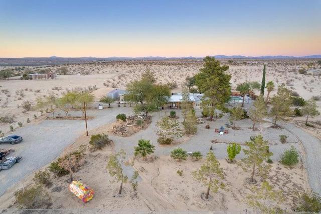 69450 Amboy Road, 29 Palms CA: https://media.crmls.org/mediaz/1312277d-e919-4d29-850d-71c8b3bdcf34.jpg