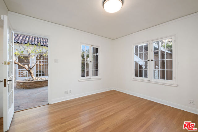 2063 Grace Avenue, Los Angeles CA: https://media.crmls.org/mediaz/13125740-baa6-4637-9181-3960573a9f52.jpg