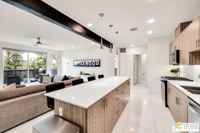 173 The riv, Palm Springs CA: https://media.crmls.org/mediaz/131293b7-6ae1-4621-be22-02dd129df850.jpg