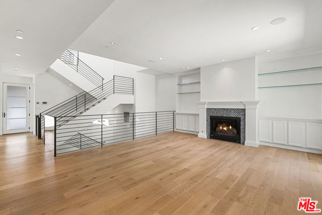 530 N Alta Vista Boulevard, Los Angeles CA: https://media.crmls.org/mediaz/13133558-89d8-4a9c-a3e1-03819af20fc5.jpg