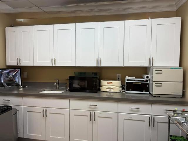 4652 4652 Pearl Avenue, San Jose CA: https://media.crmls.org/mediaz/13137466-3a2b-4178-89df-eb89706ff073.jpg