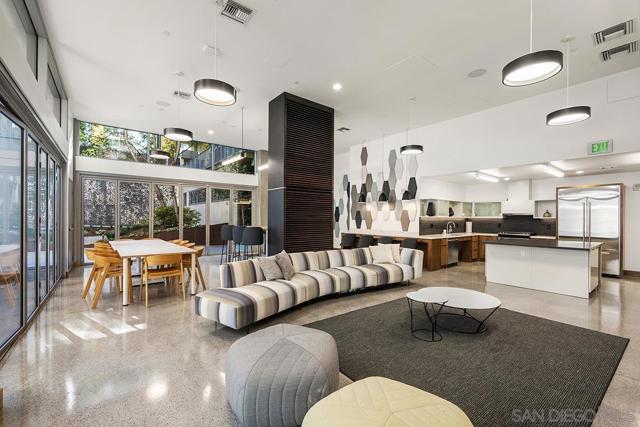 321 10th Avenue, San Diego CA: https://media.crmls.org/mediaz/1313c79e-abcc-4d4c-ac1e-b3278f6ccf49.jpg