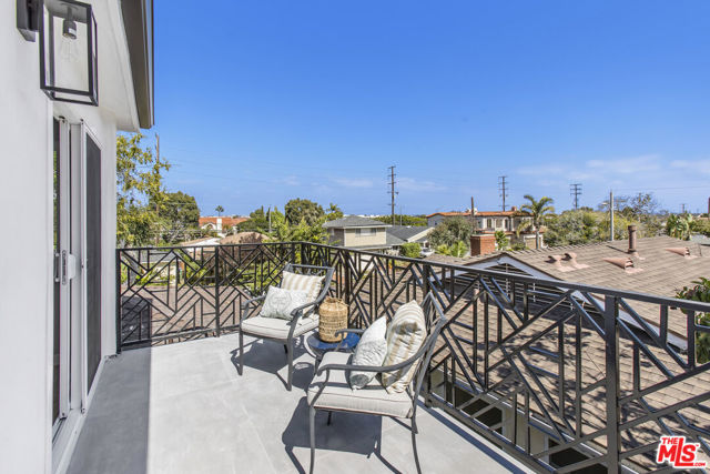 1208 23rd Street, Manhattan Beach, California 90266, 3 Bedrooms Bedrooms, ,3 BathroomsBathrooms,Residential,Sold,23rd,23321183