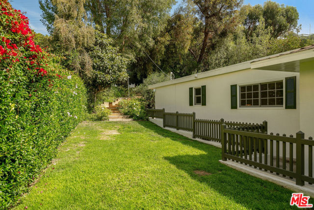 652 Bienveneda Avenue, Pacific Palisades, California 90272, 3 Bedrooms Bedrooms, ,2 BathroomsBathrooms,Single Family Residence,For Sale,Bienveneda,24451429