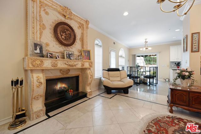 2431 Benedict Canyon Drive, Beverly Hills CA: https://media.crmls.org/mediaz/131588ed-2ab6-46f3-a844-d1ec97f0ee0b.jpg