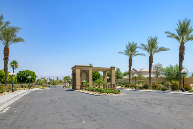 7 Chopin Court, Rancho Mirage CA: https://media.crmls.org/mediaz/1315bf50-e08f-4068-81a5-d9ba9401eedf.jpg