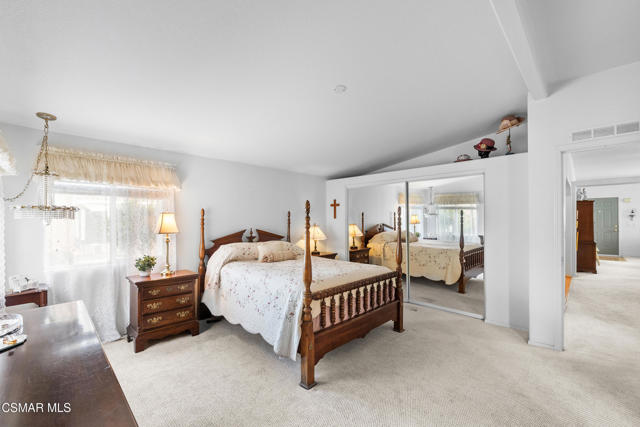 1215 Anchors Way Drive, Ventura CA: https://media.crmls.org/mediaz/1315cf16-5d8d-4b21-8239-915dc275273e.jpg