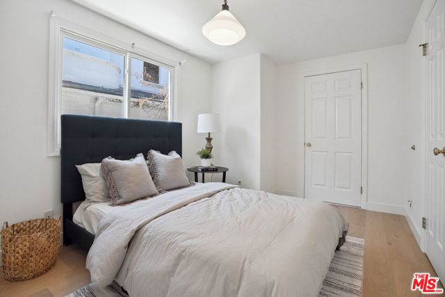 314 22nd Street, Santa Monica CA: https://media.crmls.org/mediaz/1315f20e-88a1-42a1-9dad-9698a5ae0e49.jpg