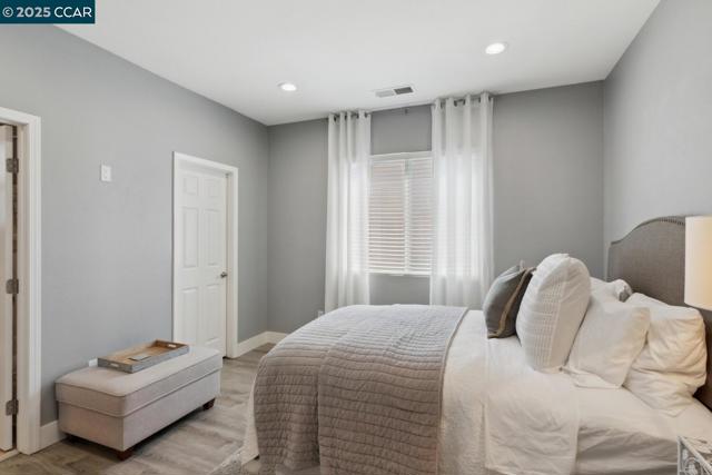 96 Heritage Way, Brentwood CA: https://media.crmls.org/mediaz/1315f214-ad11-483c-a70e-0b60aa39f1a2.jpg