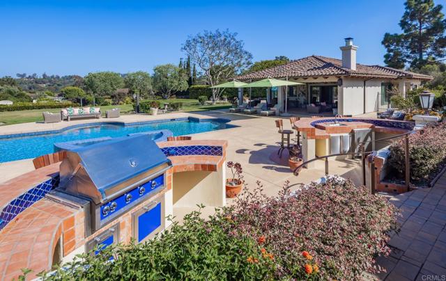 4843 La Jacaranda, Rancho Santa Fe CA: https://media.crmls.org/mediaz/1316a41b-31cc-478d-96e4-399d37054340.jpg