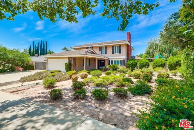 687 Mount Carmel Drive, Claremont CA: https://media.crmls.org/mediaz/13172b07-ee02-473a-bc04-42c5f3233df3.jpg