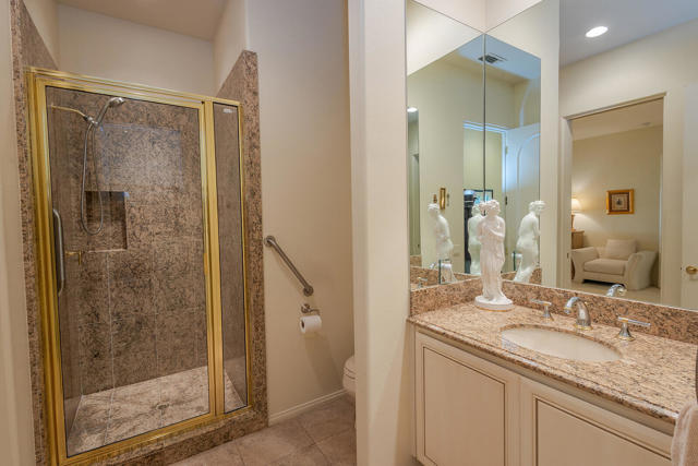 38111 Tandika N Trail, Palm Desert CA: https://media.crmls.org/mediaz/1317e30e-8674-430f-b809-762a3605b019.jpg