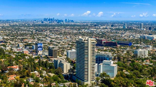 Image 2 of 22 For 9255 Doheny Road 1006