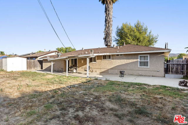 4119 Florence Street, Simi Valley CA: https://media.crmls.org/mediaz/13185e17-18bd-49c5-b4da-3651609ac144.jpg