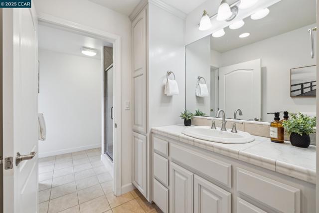 1450 Finley Ln, Alamo CA: https://media.crmls.org/mediaz/131a3bd8-1dc9-4546-bddd-f38d2fa6cac1.jpg