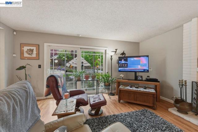 466 Crystalline Dr, Fremont CA: https://media.crmls.org/mediaz/131ae2c6-0e93-4f32-ac9c-000d488dde2d.jpg