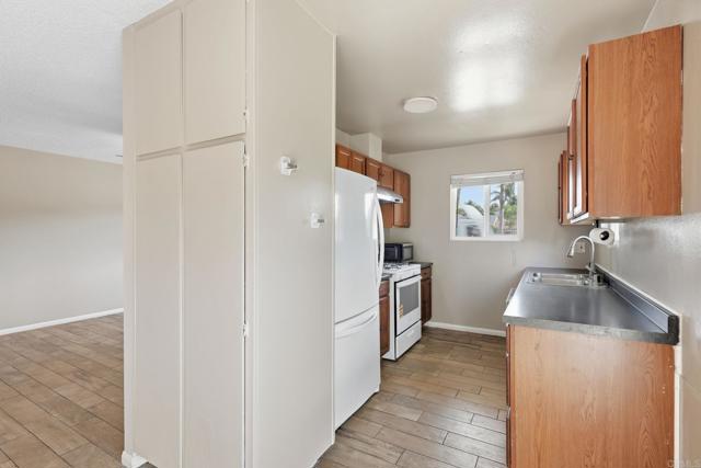 Detail Gallery Image 10 of 27 For 2825 College Bld, Oceanside,  CA 92056 - 3 Beds | 2 Baths