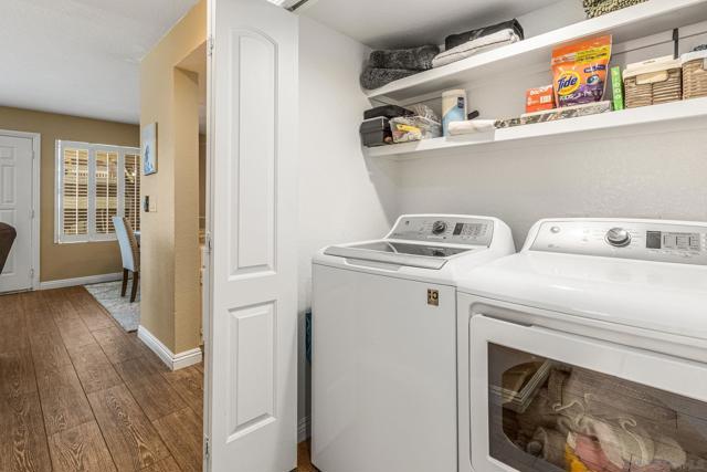 867 Ginger Avenue, Carlsbad CA: https://media.crmls.org/mediaz/131be654-cfb3-45a8-ac45-dab5290c423c.jpg