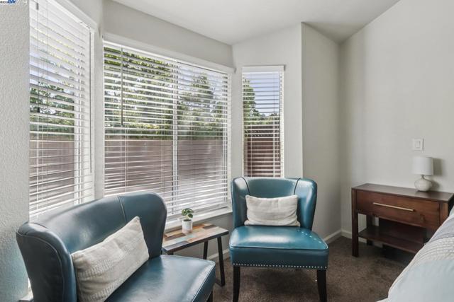 974 Clinton Pl, Pleasanton CA: https://media.crmls.org/mediaz/131bf4c9-9166-45e9-a4db-c544c8e0ce9c.jpg
