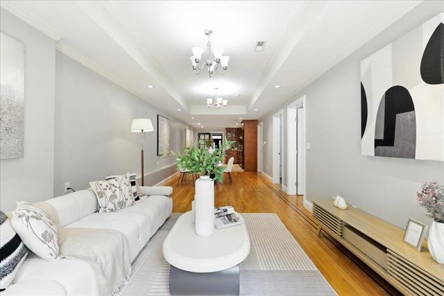 430 Hamilton Street, San Francisco CA: https://media.crmls.org/mediaz/131c3c8a-ae71-4ecc-bc45-f6155388f8e0.jpg