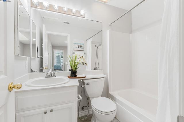 4119 Veneto Ct, Pleasanton CA: https://media.crmls.org/mediaz/131ceebf-c164-42c7-a572-9bbe4f587ff5.jpg