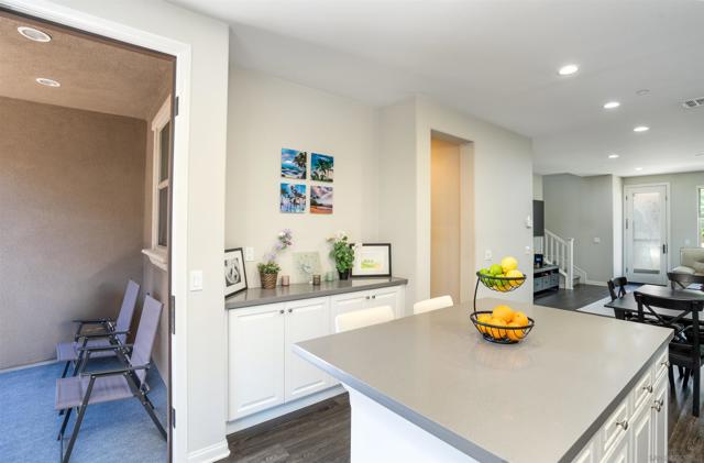 16206 Veridian Cir, San Diego CA: https://media.crmls.org/mediaz/131d6b82-3a2c-4e59-b1e0-7d935eafc4f7.jpg
