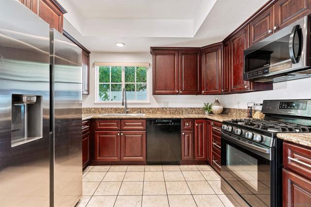 16117 Nordhoff St, North Hills CA: https://media.crmls.org/mediaz/131e9a99-7999-4e26-8508-5bc6e344c981.jpg