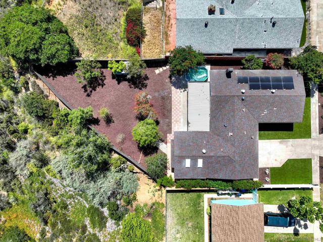 5403 Via Carancho, San Diego CA: https://media.crmls.org/mediaz/131f0934-edb5-4a04-aaa9-251545c05795.jpg