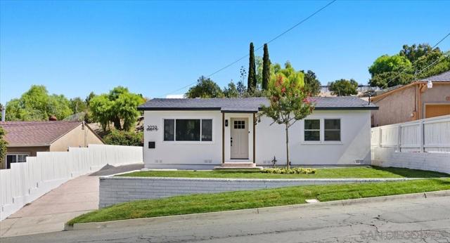 2039 Winnett St, San Diego CA: https://media.crmls.org/mediaz/131f30c8-bf29-4c72-a576-683fdfcad98d.jpg