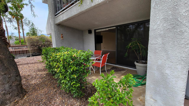3155 E Ramon Road, Palm Springs CA: https://media.crmls.org/mediaz/131fed2f-1a65-4c4a-8fe9-fe304910de48.jpg