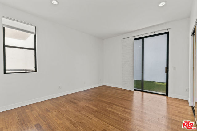 2646 Rinconia Drive, Los Angeles CA: https://media.crmls.org/mediaz/13209cb3-eb69-4940-9068-35ebb7e4181f.jpg