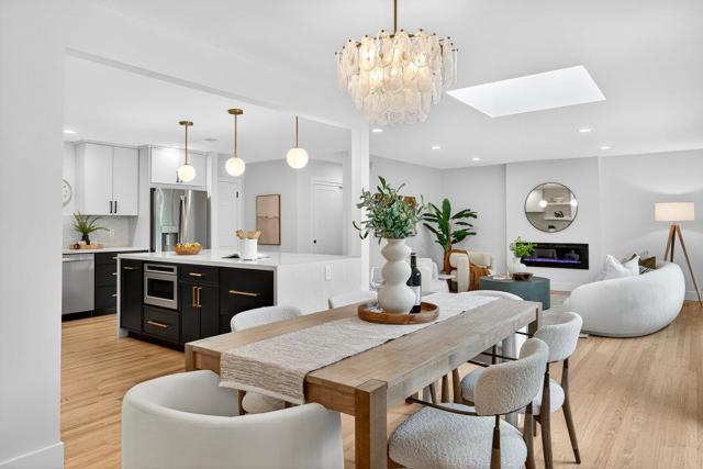 430 Gilbert Avenue, Menlo Park CA: https://media.crmls.org/mediaz/13217571-ed63-4dfc-b0a2-916d4ef1603b.jpg