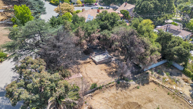3128 Mount Curve Avenue, Altadena CA: https://media.crmls.org/mediaz/1321970c-4709-4b7b-996d-fe1a3146a144.jpg