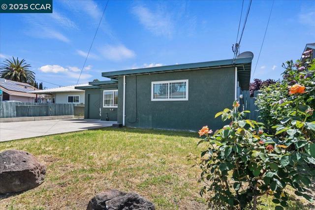 720 Jane Court, Martinez CA: https://media.crmls.org/mediaz/1321a8ab-4ee1-4d20-bdd4-08dba73ec030.jpg