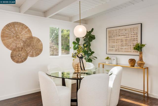 3337 S Lucille Ln, Lafayette CA: https://media.crmls.org/mediaz/1322b042-83f4-410f-9c7f-86a66e81a7c3.jpg