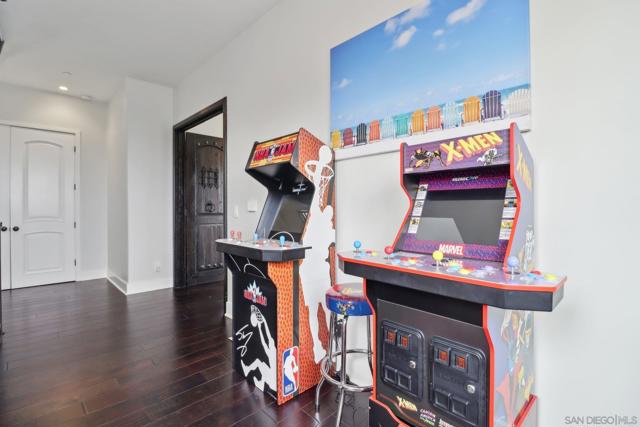 4611 Santa Cruz Ave, San Diego CA: https://media.crmls.org/mediaz/1322c129-5ed7-40c3-8e80-bcc1fb38f273.jpg
