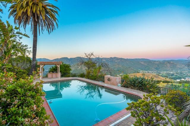 Image 66 of 74 For 2756 Mountain View