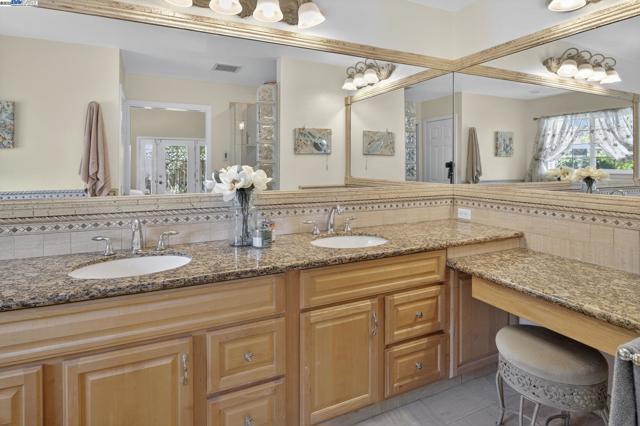 368 Beverly St, Livermore CA: https://media.crmls.org/mediaz/132356c8-63c3-4186-bafa-876a41c5e955.jpg
