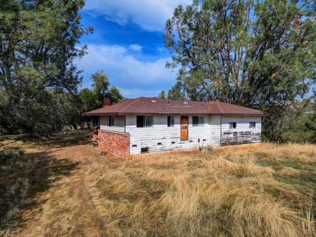4505 4 X Ranch Road, Burson CA: https://media.crmls.org/mediaz/13237855-0356-4b2f-a9a8-822bb8bddf16.jpg
