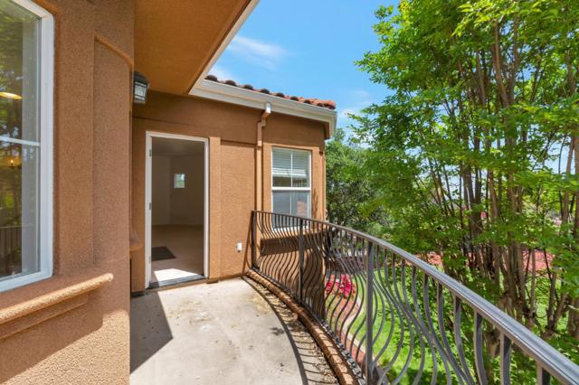 12189 Parker Ranch Road, Saratoga CA: https://media.crmls.org/mediaz/1323b84e-94dc-47c8-98e2-3419af748609.jpg