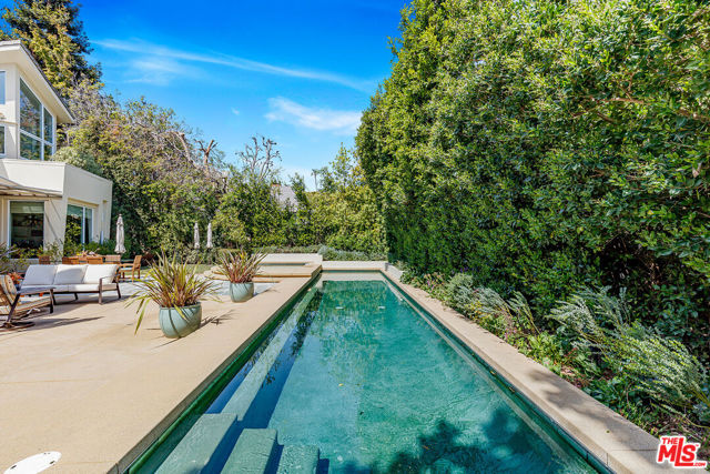 222 Avondale Avenue, Los Angeles CA: https://media.crmls.org/mediaz/13248074-8cc1-424b-a2f3-7bf793249ac4.jpg