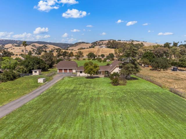 10980 New Avenue, Gilroy CA: https://media.crmls.org/mediaz/1324f190-fe74-41ee-9a60-afa0db9d905c.jpg