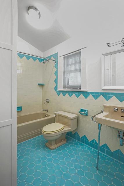 385 Miramar Drive, Half Moon Bay CA: https://media.crmls.org/mediaz/1324f3e2-dd8d-47e1-8965-3038329d2393.jpg