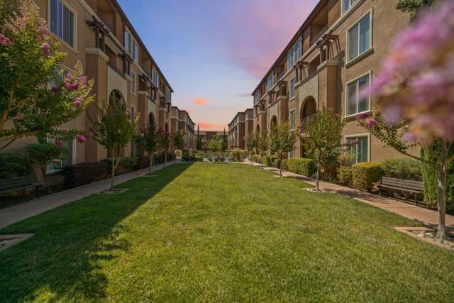 801 S Winchester Boulevard, San Jose CA: https://media.crmls.org/mediaz/13266449-bdb9-4165-8c39-b3bb940e6979.jpg