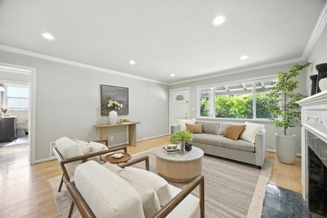 2084 San Carlos Avenue, San Carlos CA: https://media.crmls.org/mediaz/1326a4be-df3a-4709-82ab-5452a03cdb4b.jpg