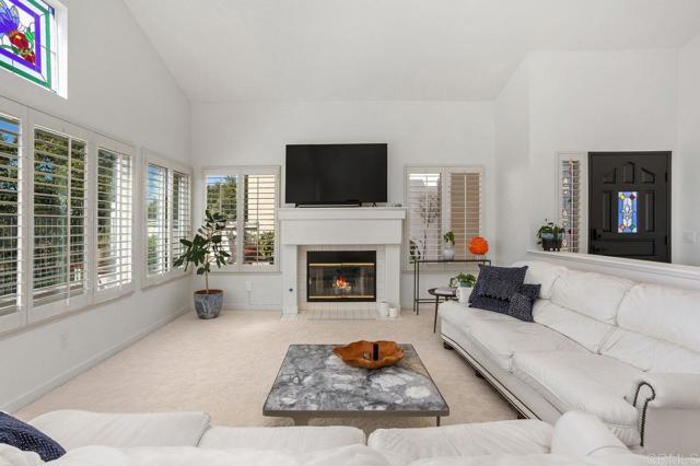 1265 Camino Lorado, San Marcos CA: https://media.crmls.org/mediaz/1326cb47-868c-42a0-bb21-d3ed46ae5386.jpg