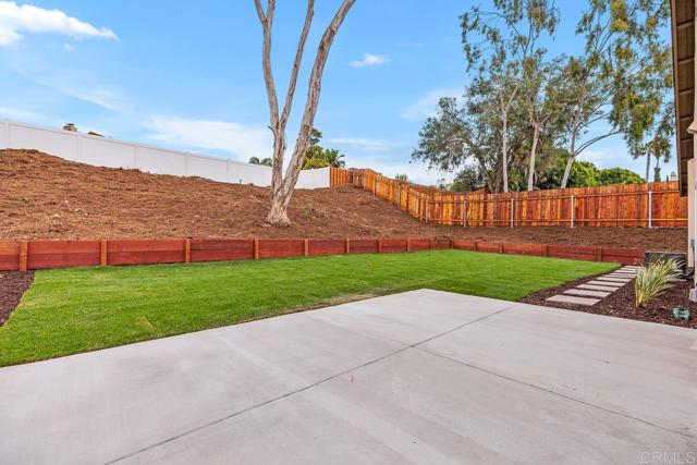 Detail Gallery Image 5 of 38 For 6428 Chiriqui Ln, Carlsbad,  CA 92009 - 3 Beds | 2 Baths