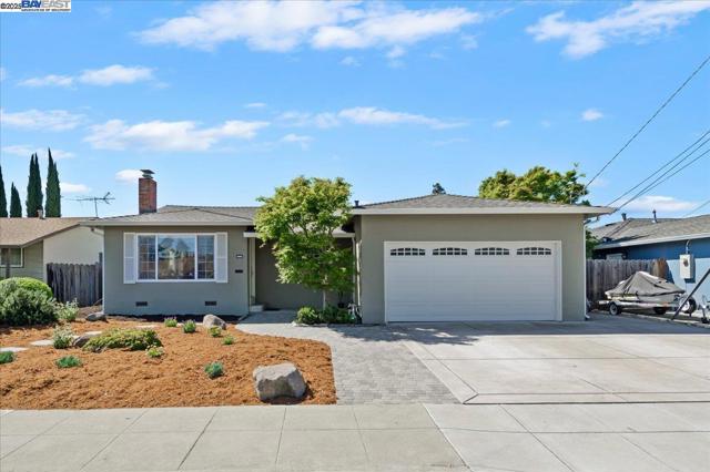 3947 Pestana Way, Livermore CA: https://media.crmls.org/mediaz/13278524-cb43-415a-bcf0-c8b4cdee775a.jpg