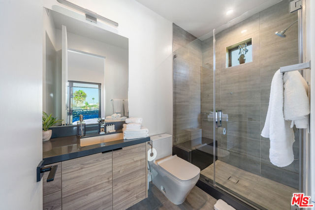 1903 S Bedford Street, Los Angeles CA: https://media.crmls.org/mediaz/13288ab1-309e-4756-900c-3e9e9cf3b054.jpg