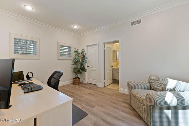 4126 Sterlingview Drive, Moorpark CA: https://media.crmls.org/mediaz/1328b947-7626-4666-a744-e71442f3e3ac.jpg